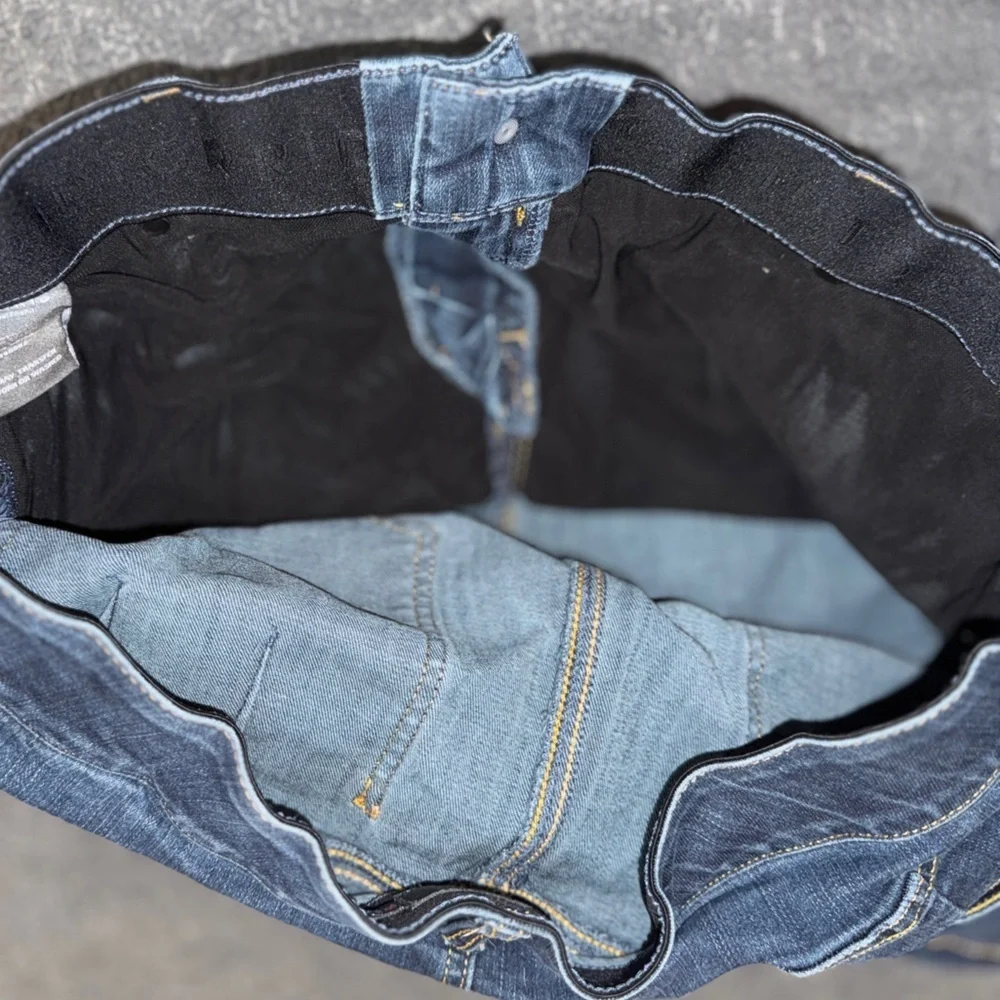 TORRID Mid Rise- Comfort Waistband- Denim Shorts, 4” Inseam, Plus Size 18​​ - Picture 8 of 8